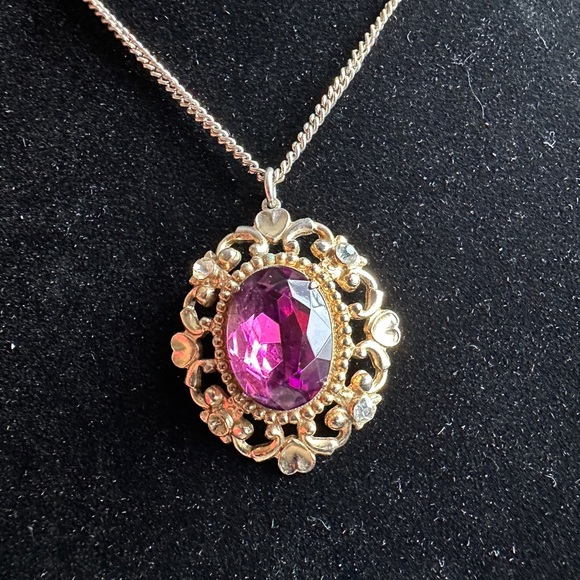 Vintage CORO Pendant Costume Jewelry with 14” chain - Picture 4 of 10